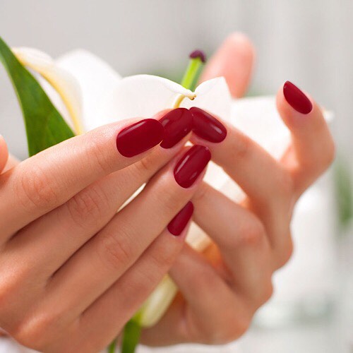 VAN'S NAILS AND SPA - Manicure
